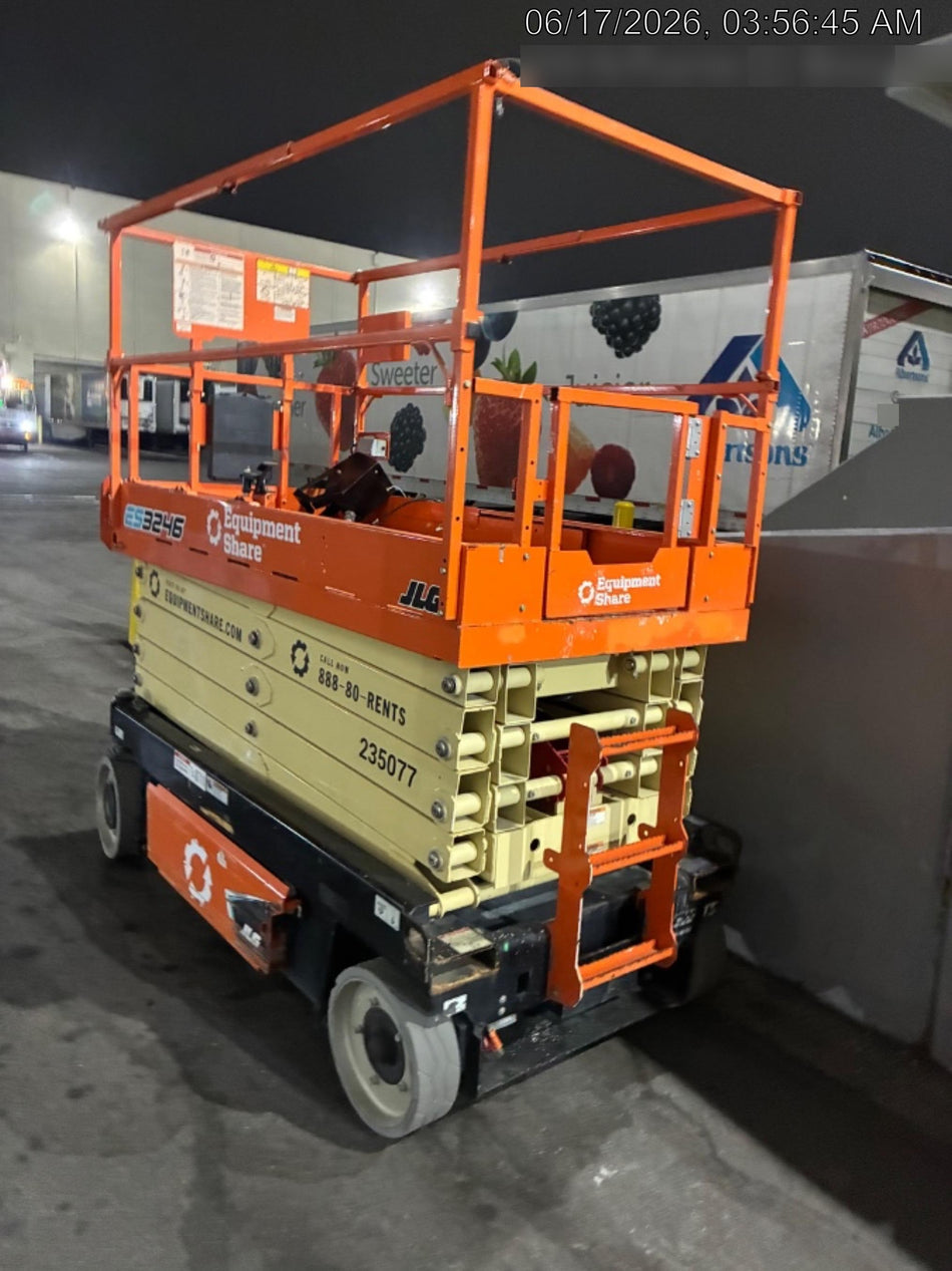 2022 JLG ES3246