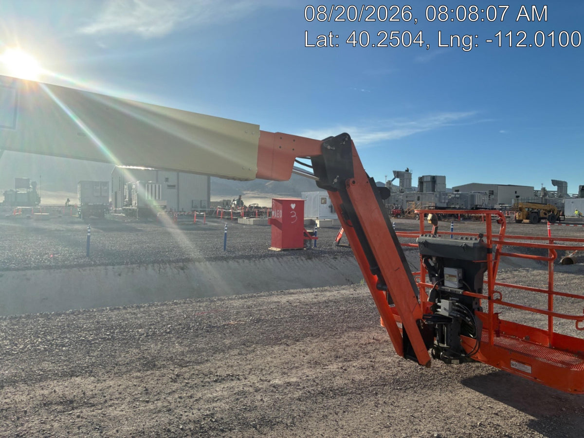 2020 JLG 800AJ