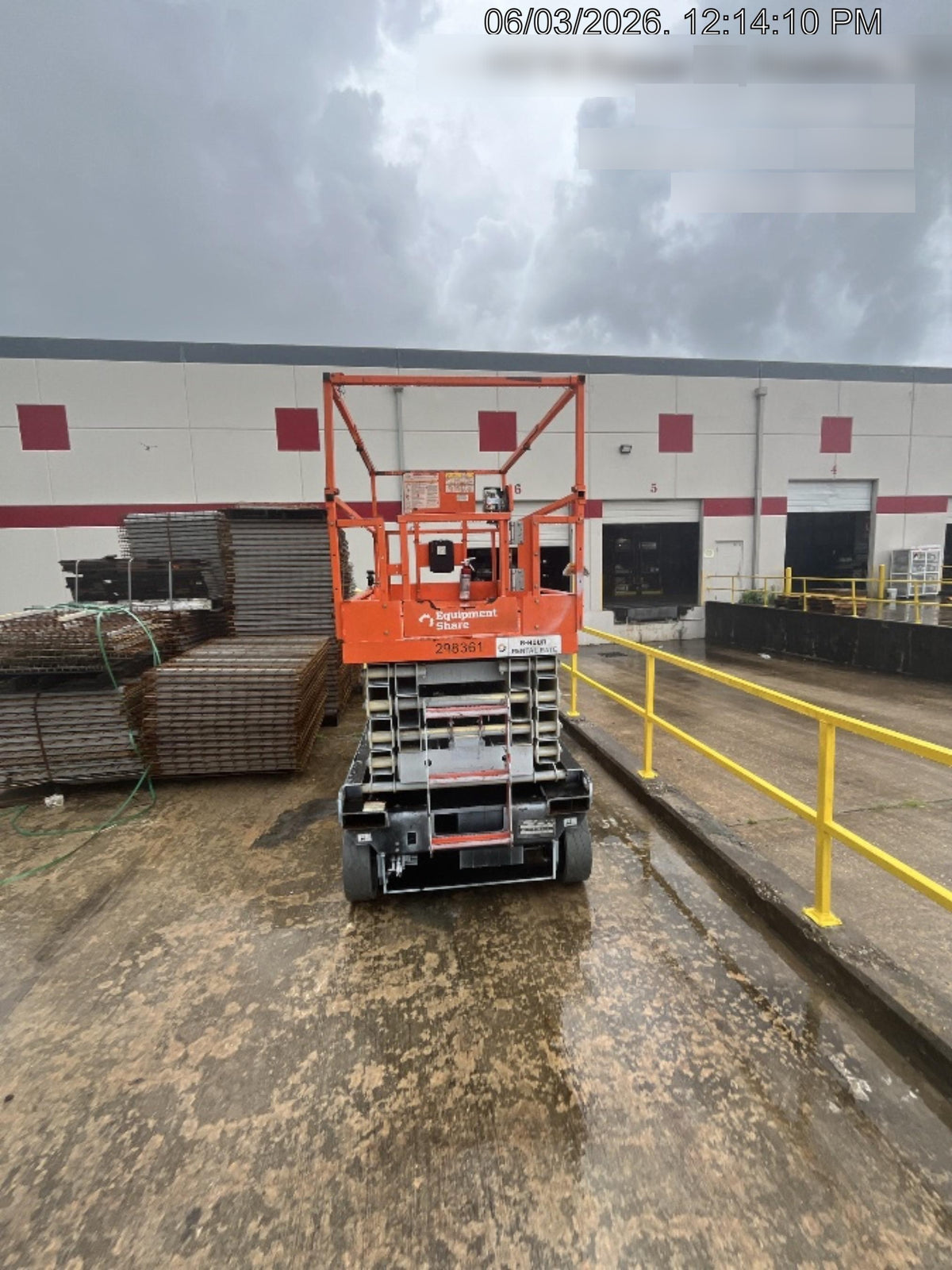 2023 JLG ES3246