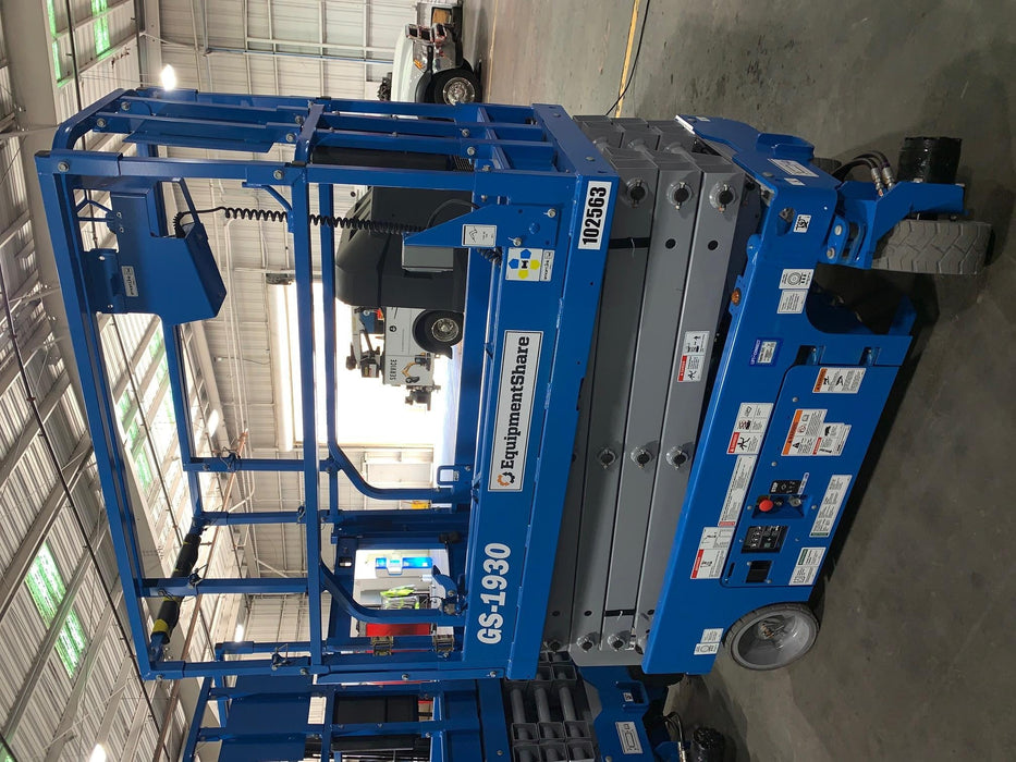 2020 Genie GS-1930 Solid Non Marking Tires, Beacon, Folding rails with half height swing gate, 800W Inverter