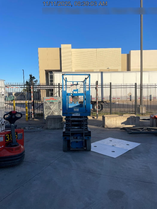 2019 Genie GS-2632 Folding rails with half height swing gate