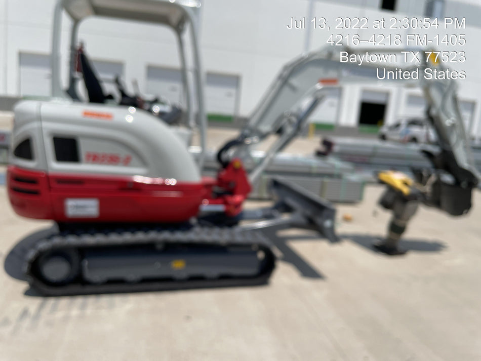 2022 TAKEUCHI TB235-2R
