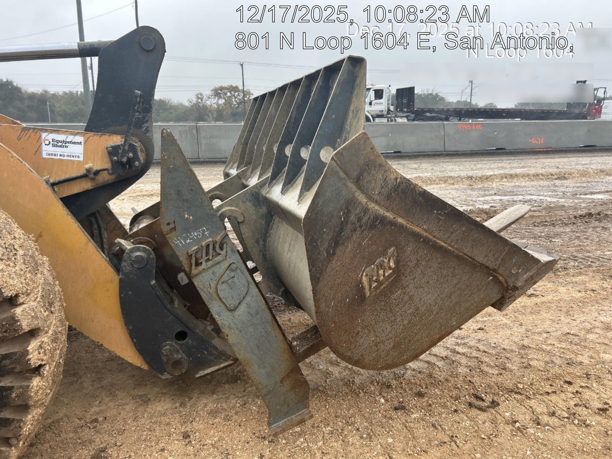 2022 CASE 821G