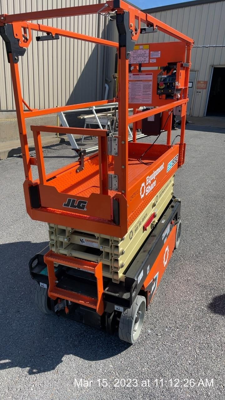 2023 JLG ES1932