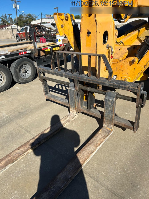 2019 JCB 510-56 JCB 510-56 74 HP w/Open ROPS, Beacon, Aux Hydraulics, Worklights, Solid Tires