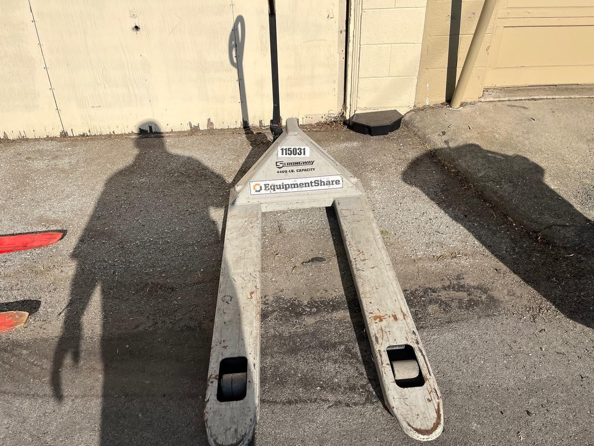 2019 STRONGWAY 4400 lb Pallet Jack