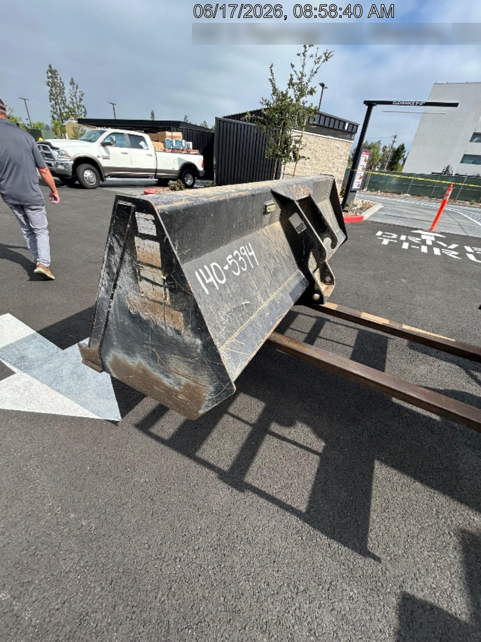 2025 JLG 1001100823