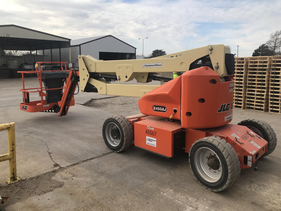 2019 JLG E450AJ