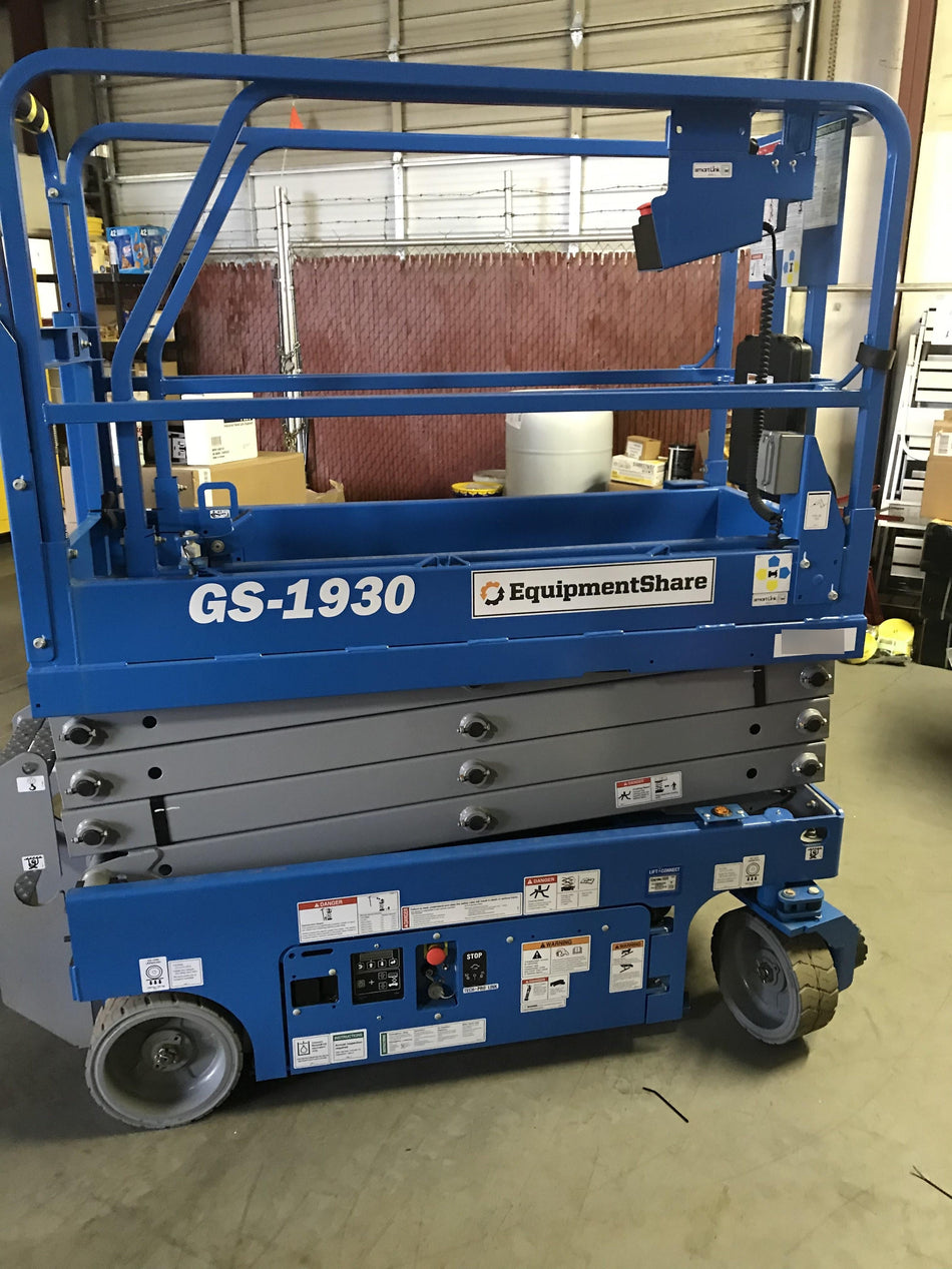 2019 Genie GS-1930 Half Height Swing Gate, 800W Inverter