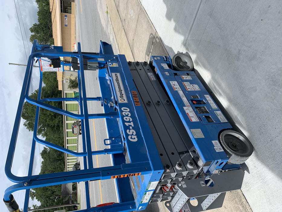 2020 Genie GS-1930 Fixed rails with chain entry gate - Pre A92.20