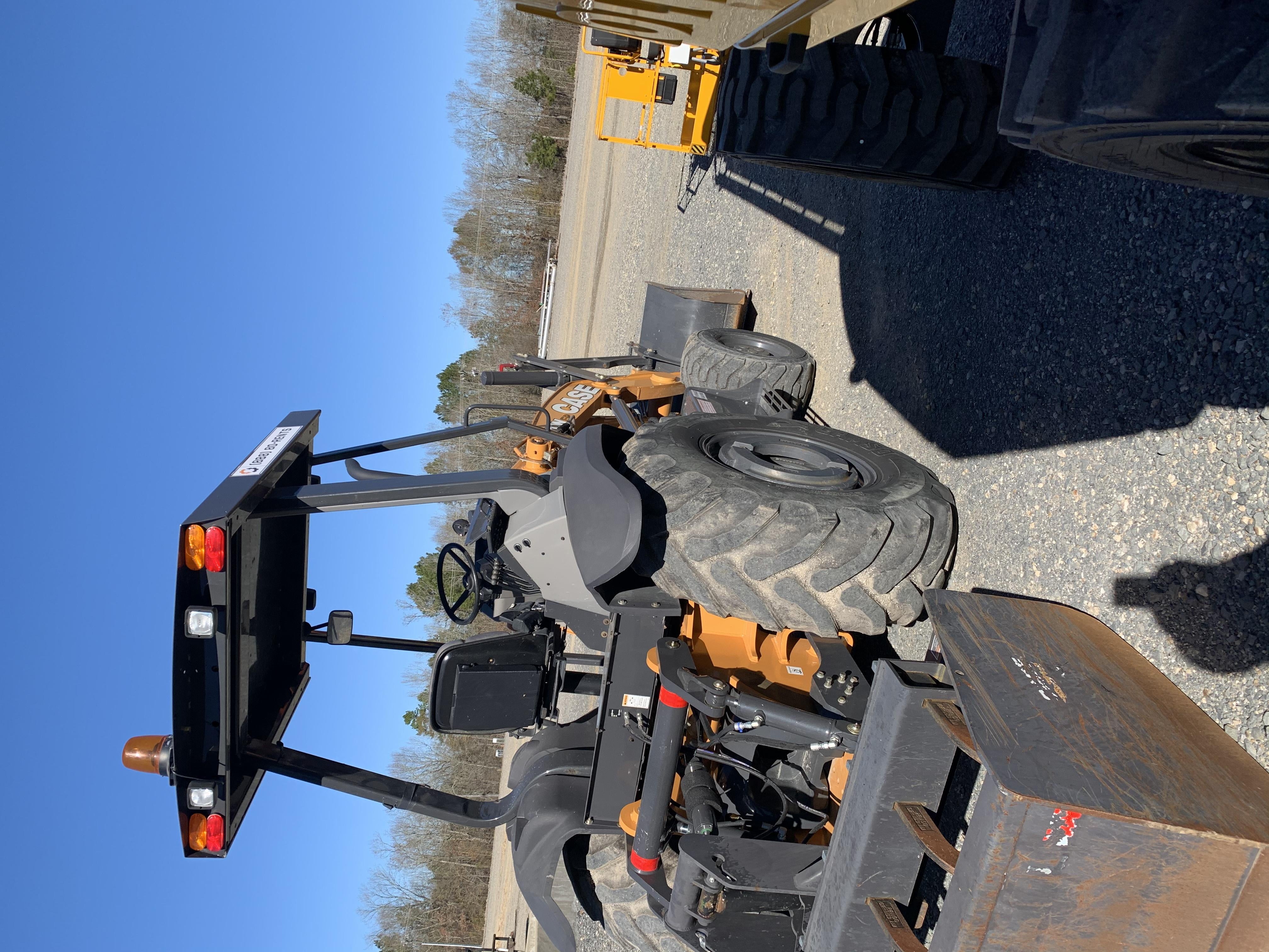 2019 Case 570N EP Canopy, 4WD, GP Front Bucket, Dual Tilt Cylinder, 84" Box Blade w/ Scarifier, Wheel Weights, Beacon