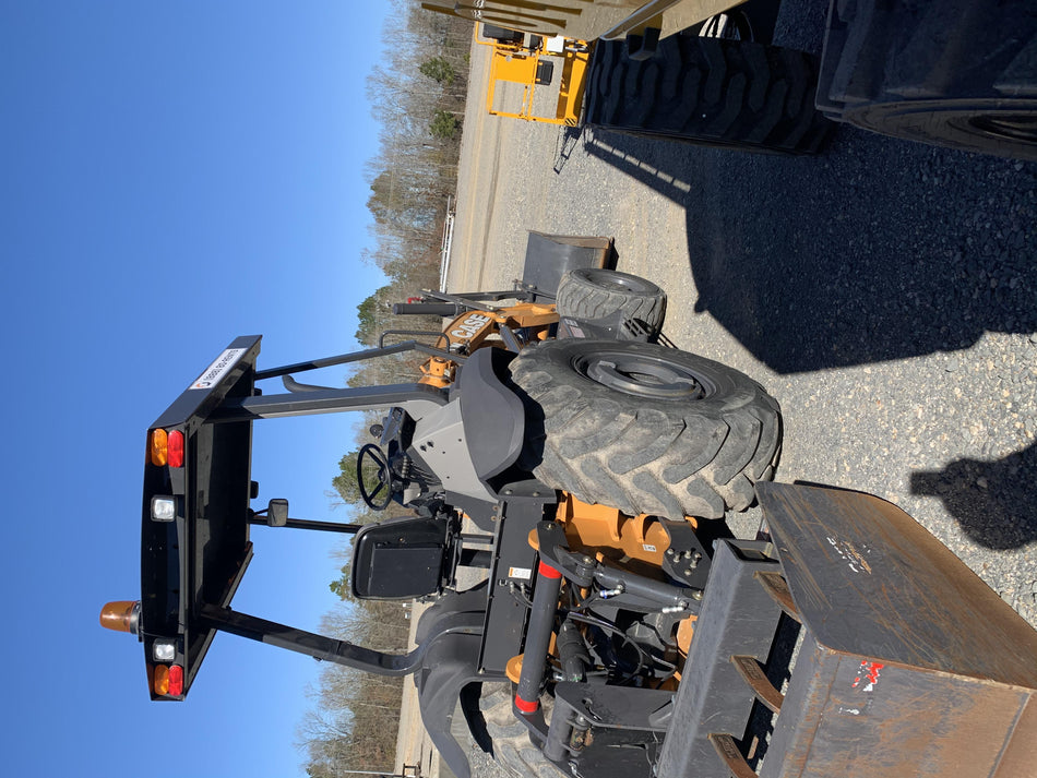 2019 Case 570N EP Canopy, 4WD, GP Front Bucket, Dual Tilt Cylinder, 84" Box Blade w/ Scarifier, Wheel Weights, Beacon