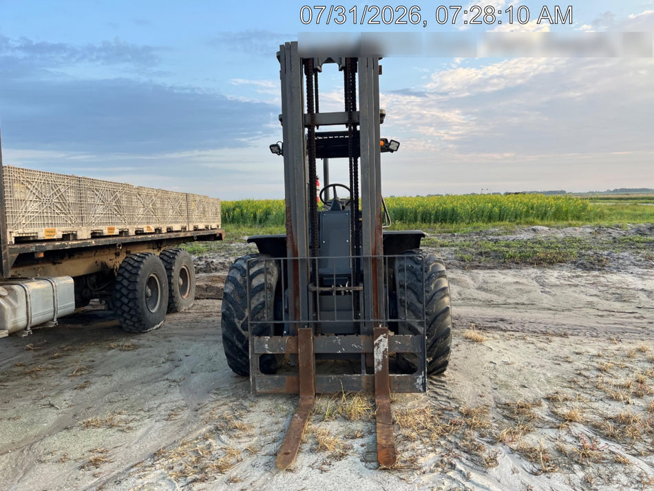 2023 CASE 588H