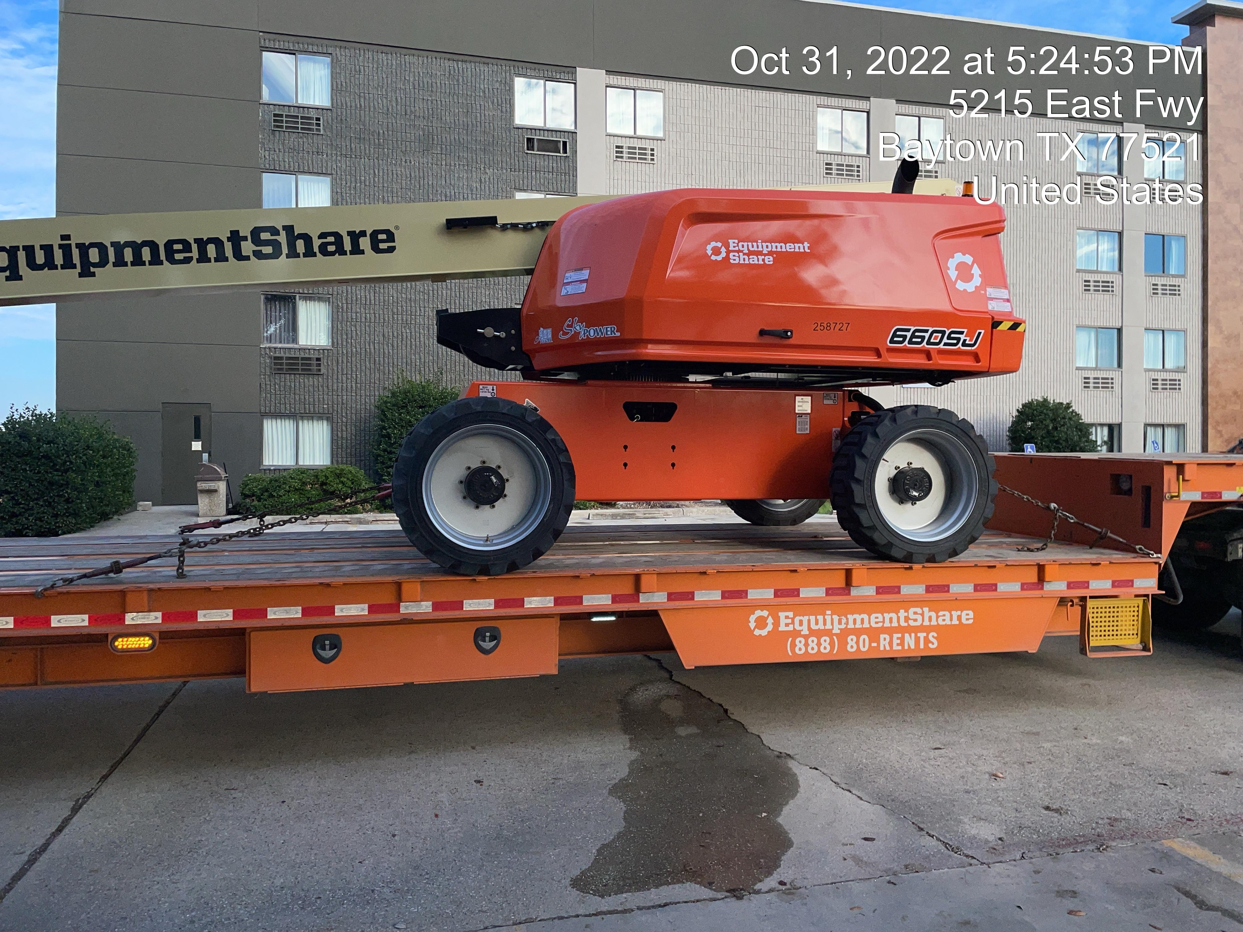 2022 JLG 660SJ
