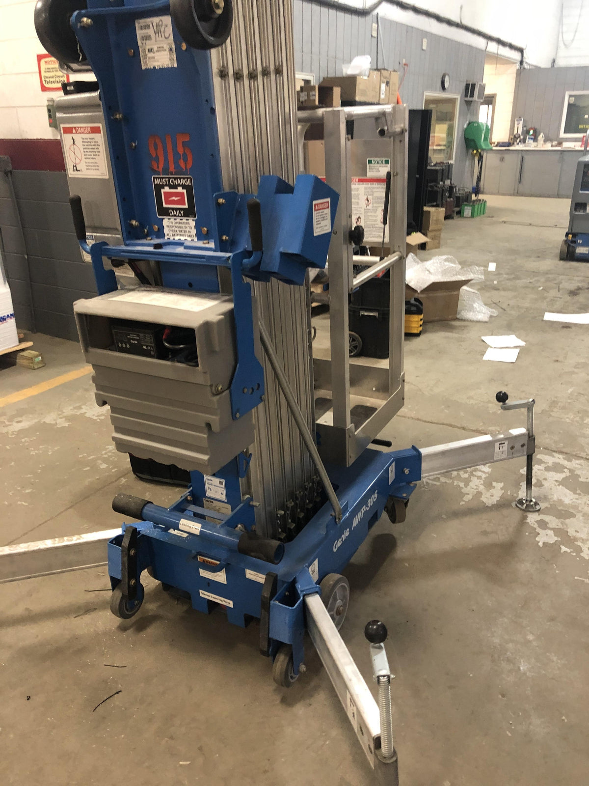 2018 GENIE AWP-30S