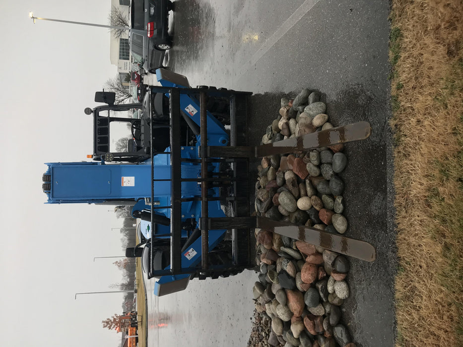 2019 Genie GTH-1056 Canopy, Solid RT Tires, LED Work Lights, Beacon 60" QA Carriage, 60" Forks