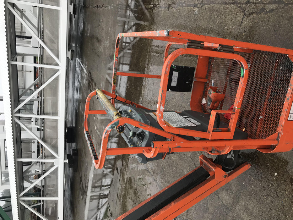 2019 JLG E400AJPN