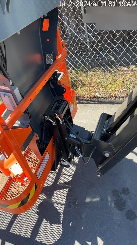 2024 JLG E300AJP