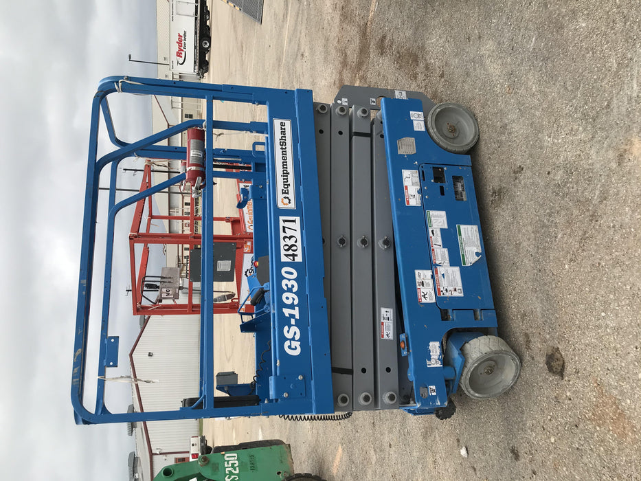 2019 Genie GS-1930 Fixed rails with chain Entry