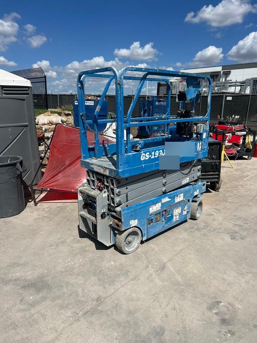 2019 Genie GS-1930 Fixed Rails with Chain Entry