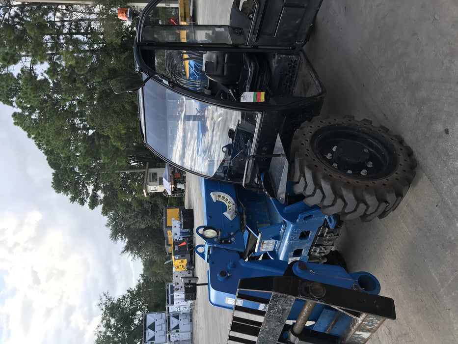 2018 Genie GTH-5519 Genie GTH-5519 Telehandler w/Enclosed Cab w/HVAC, 48" Carriage/Forks, Solid RT Tires, Work Light Package