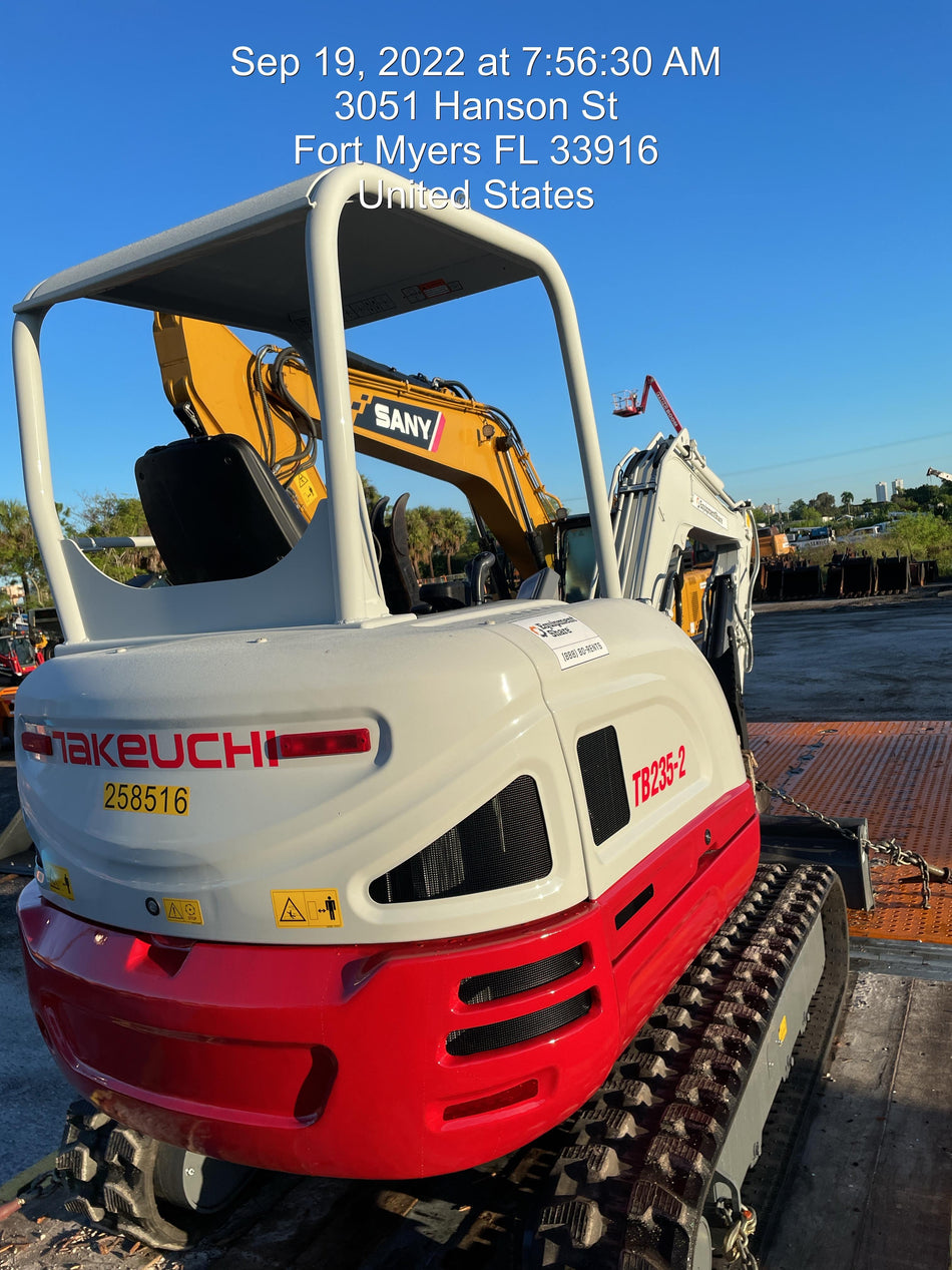 2022 TAKEUCHI TB235-2R
