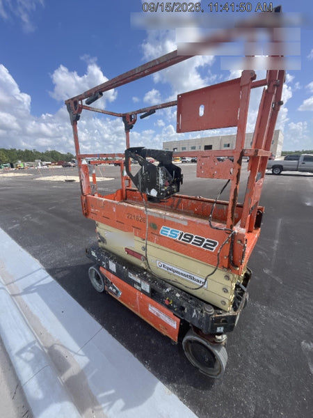 2022 JLG ES1932