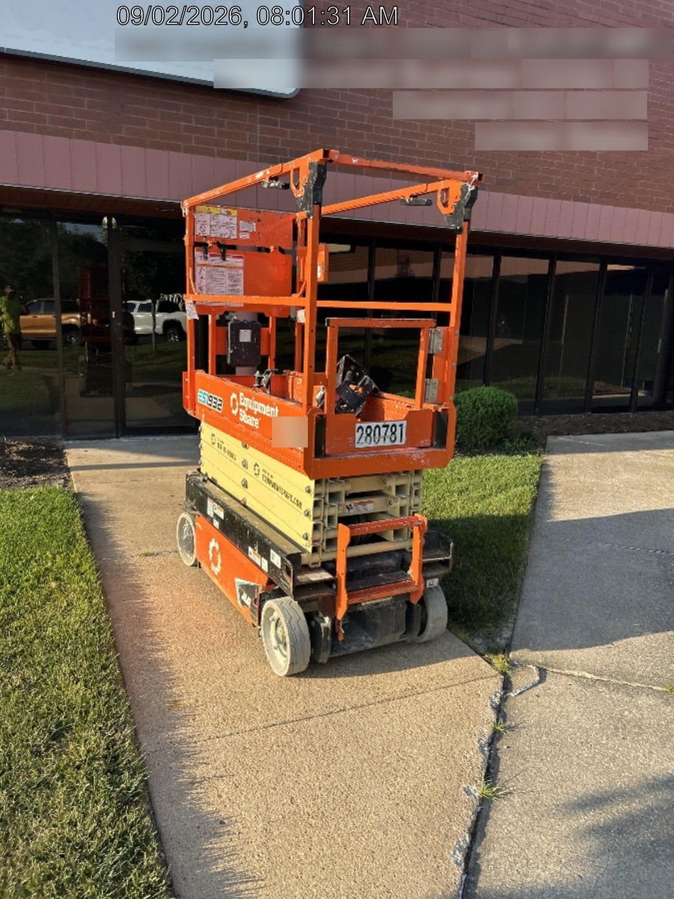 2022 JLG ES1932
