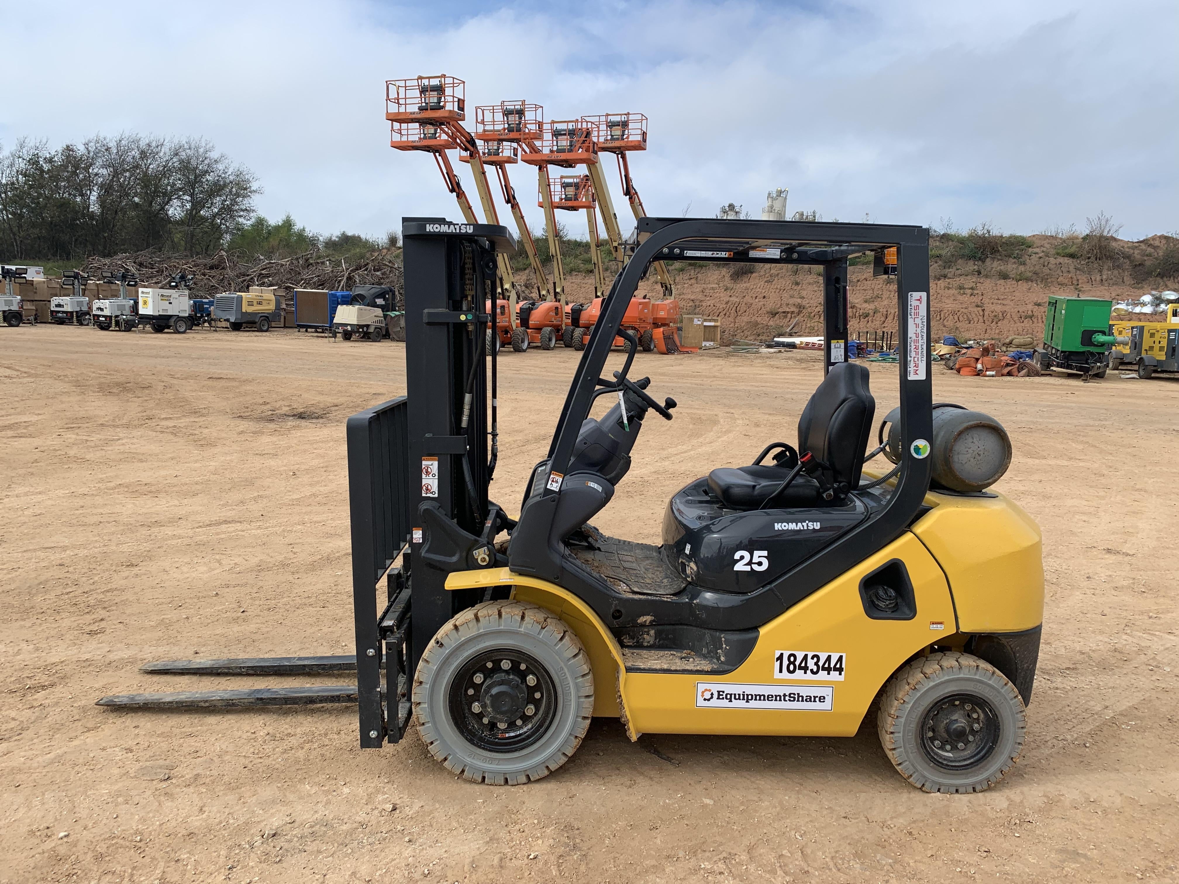 2021 KOMATSU FG25T-16