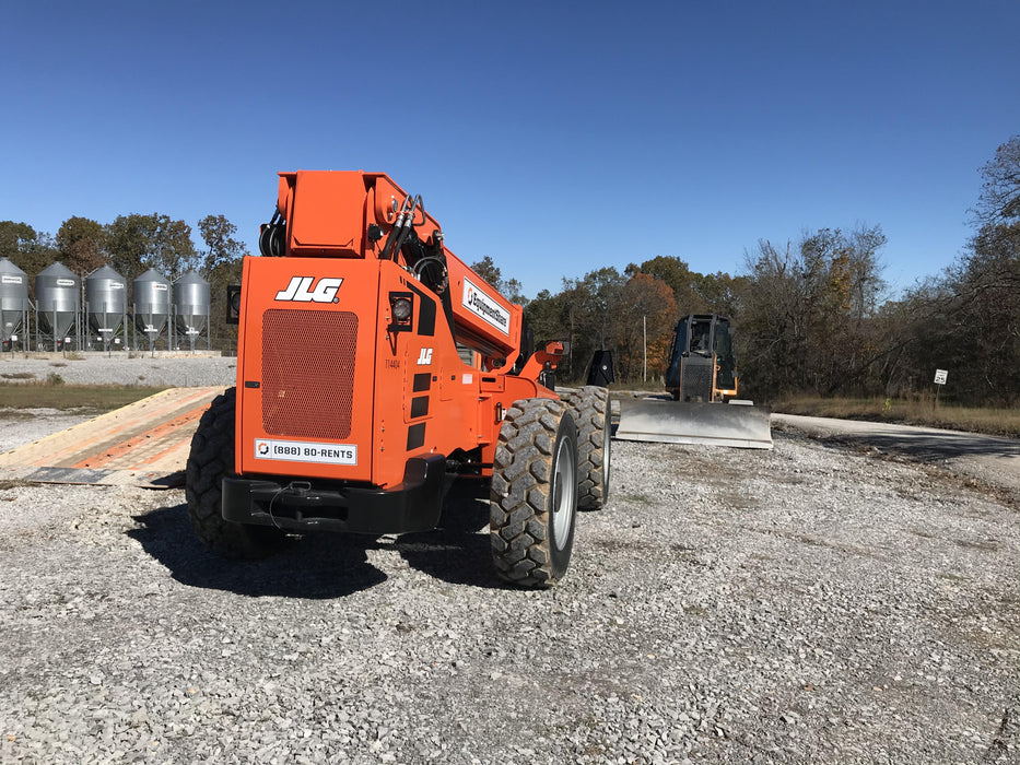 2020 Skytrak 10054 74 Hp, Cab/Heat/Air, FF Tires, Work Lights, Beacon, Aux Hydraulics, Back up Alarm, Lifting Eye, ES Decals