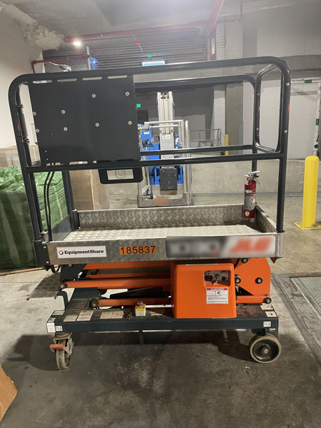 2021 JLG 1030P