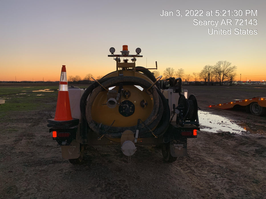 2021 Vac-Tron LP573XDT T4 Koehler Diesel Engine, 500 Gallon Debris Tank, x2 100 Gallon Water Tanks