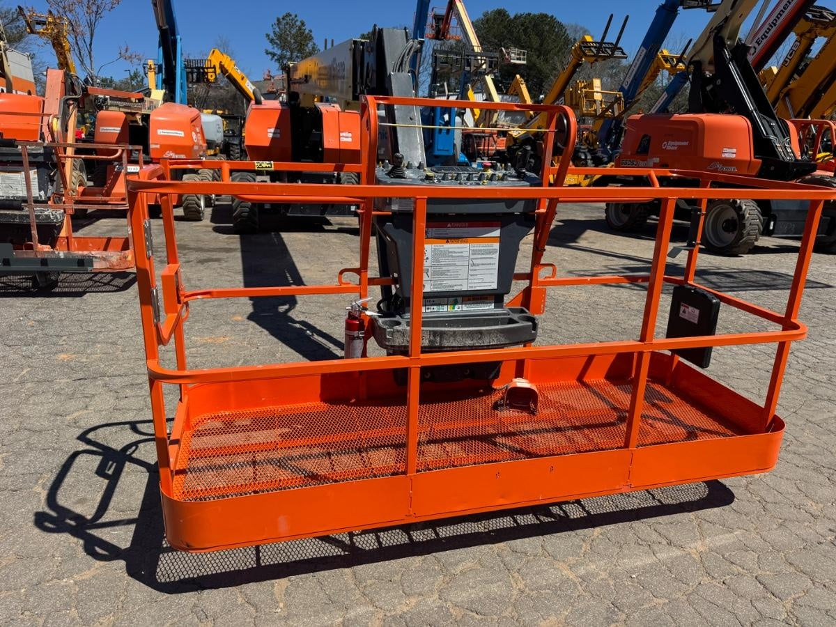 2023 JLG 860SJ