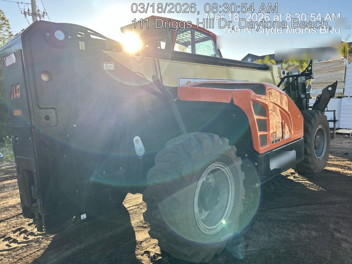 2021 JLG 1075