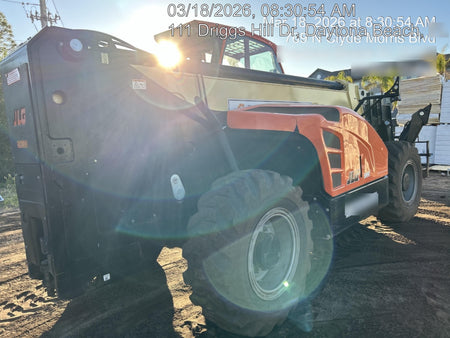 2021 JLG 1075