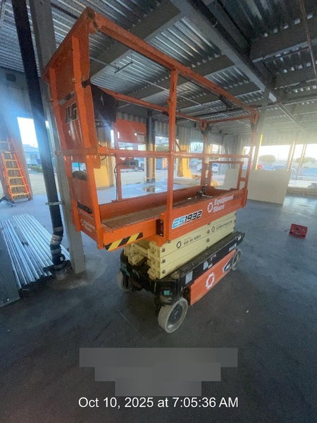 2022 JLG ES1932