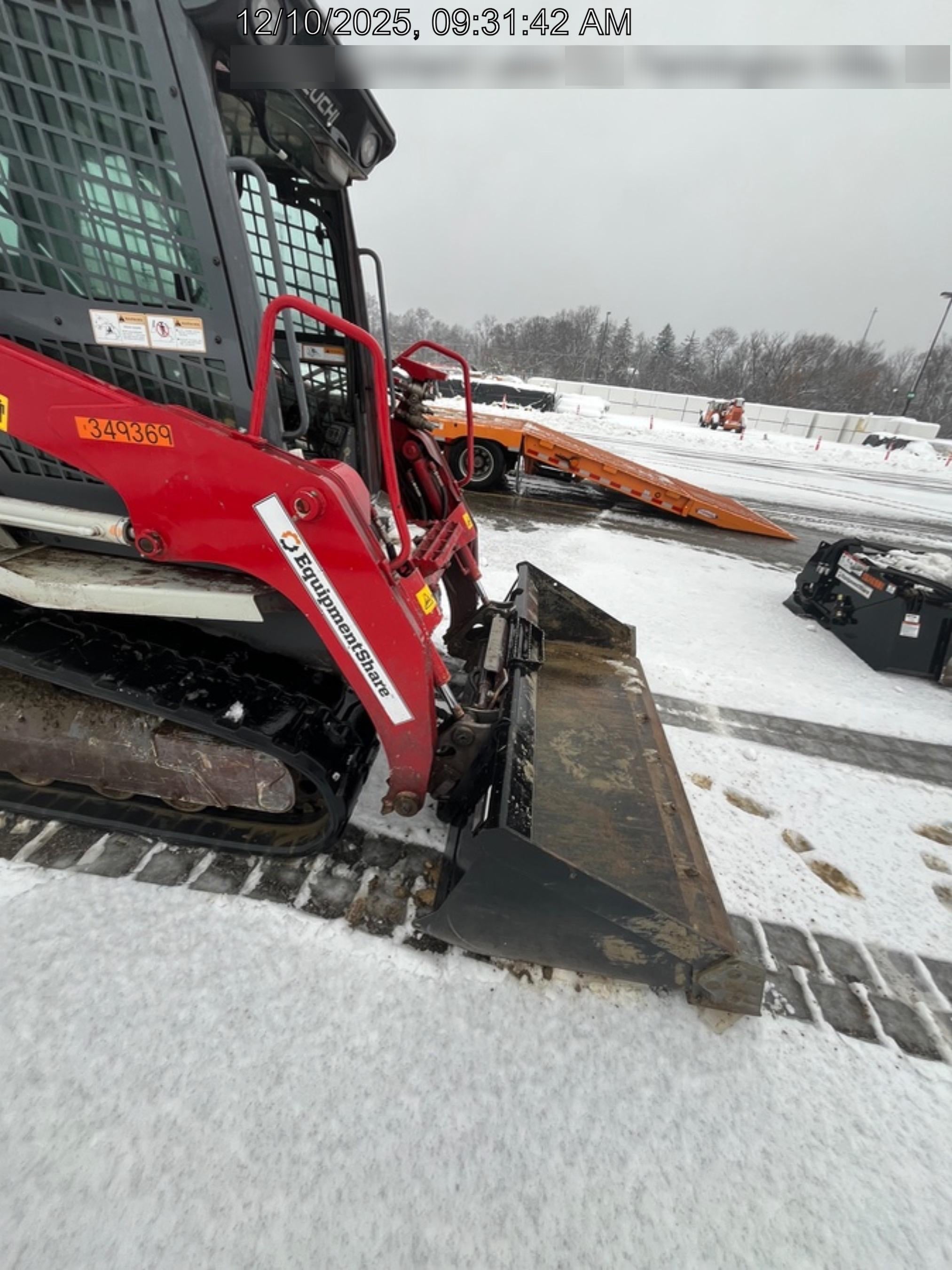 2023 TAKEUCHI TL8R2-CR