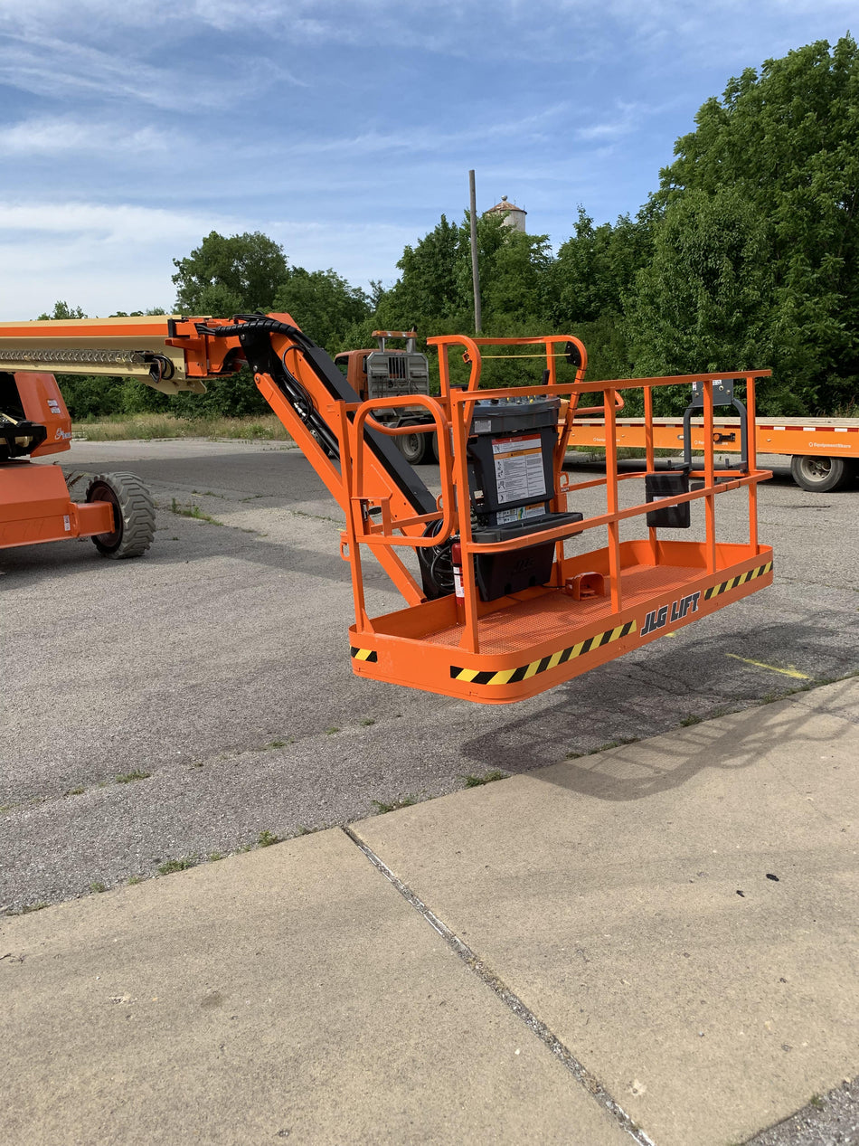 2022 JLG 660SJ