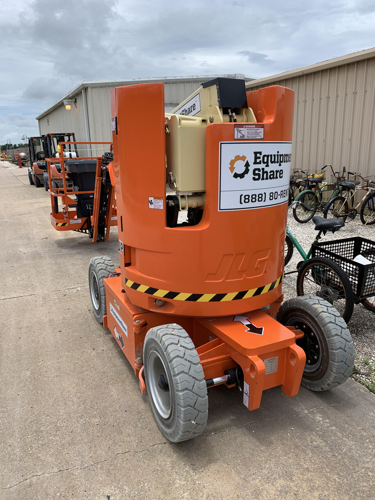 2021 JLG E300AJP