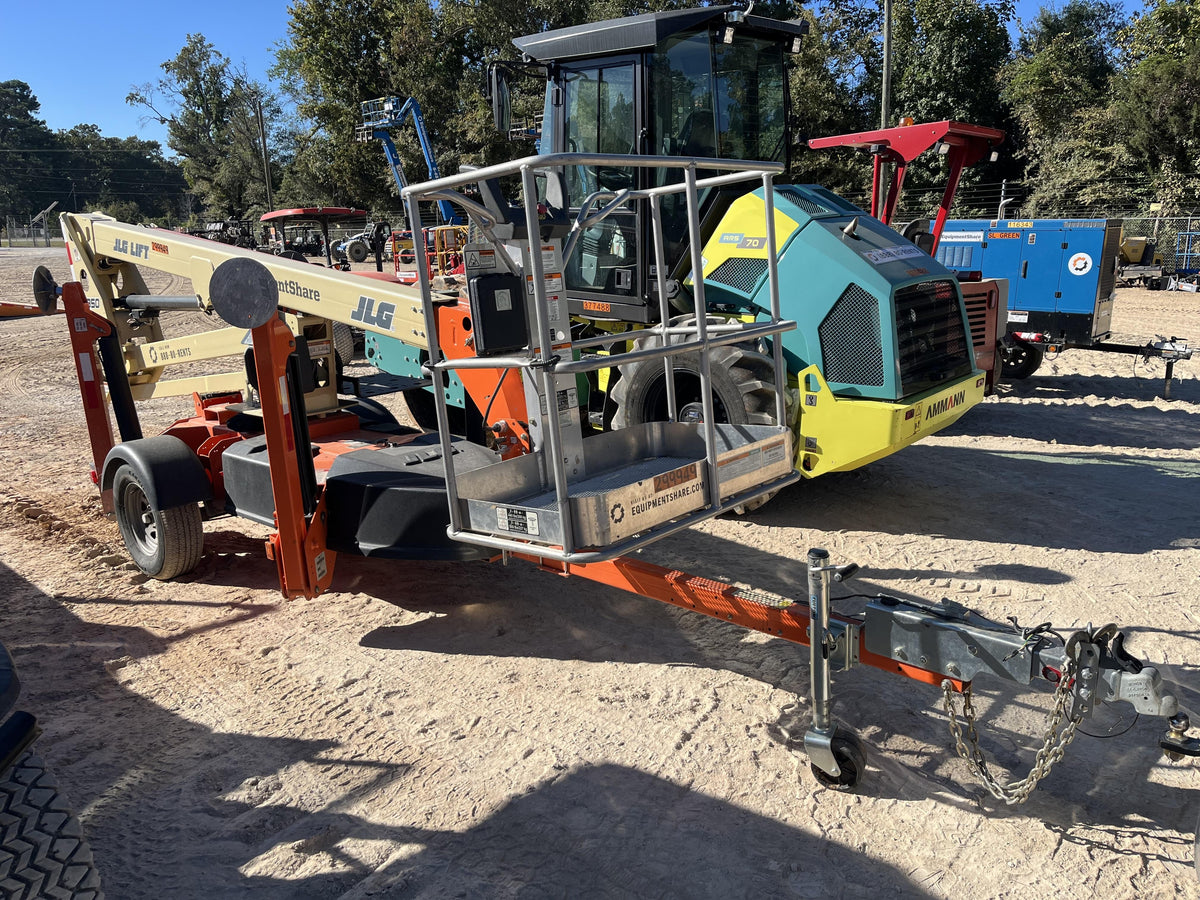 2023 JLG T350