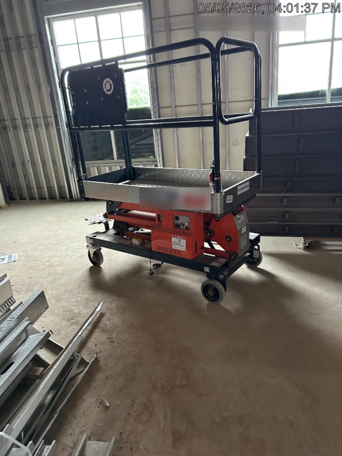 2023 JLG 1030P