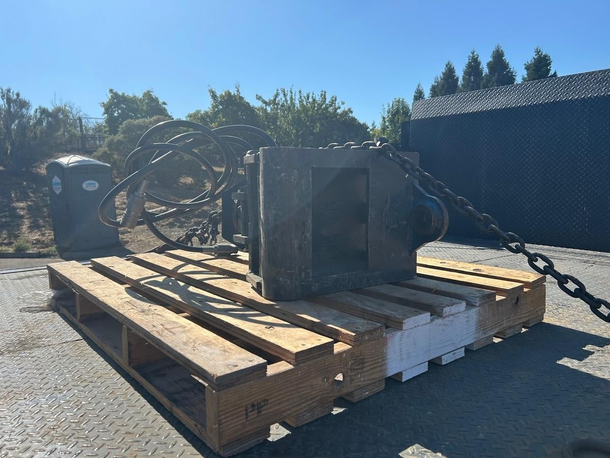 2021 PALADIN X2475D