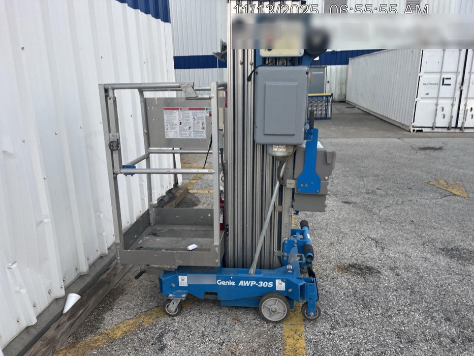 2019 GENIE AWP-30S