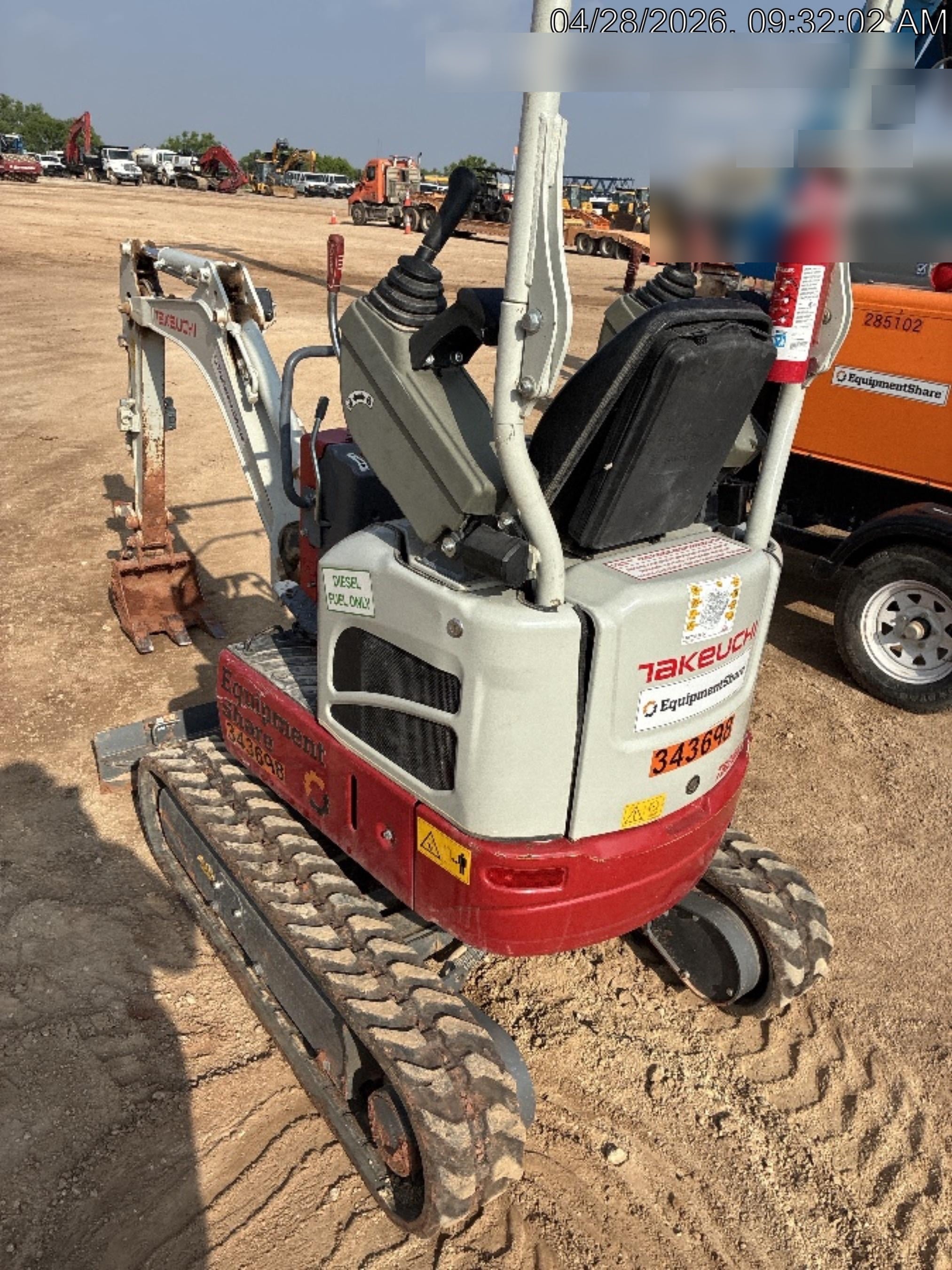 2023 TAKEUCHI TB210R
