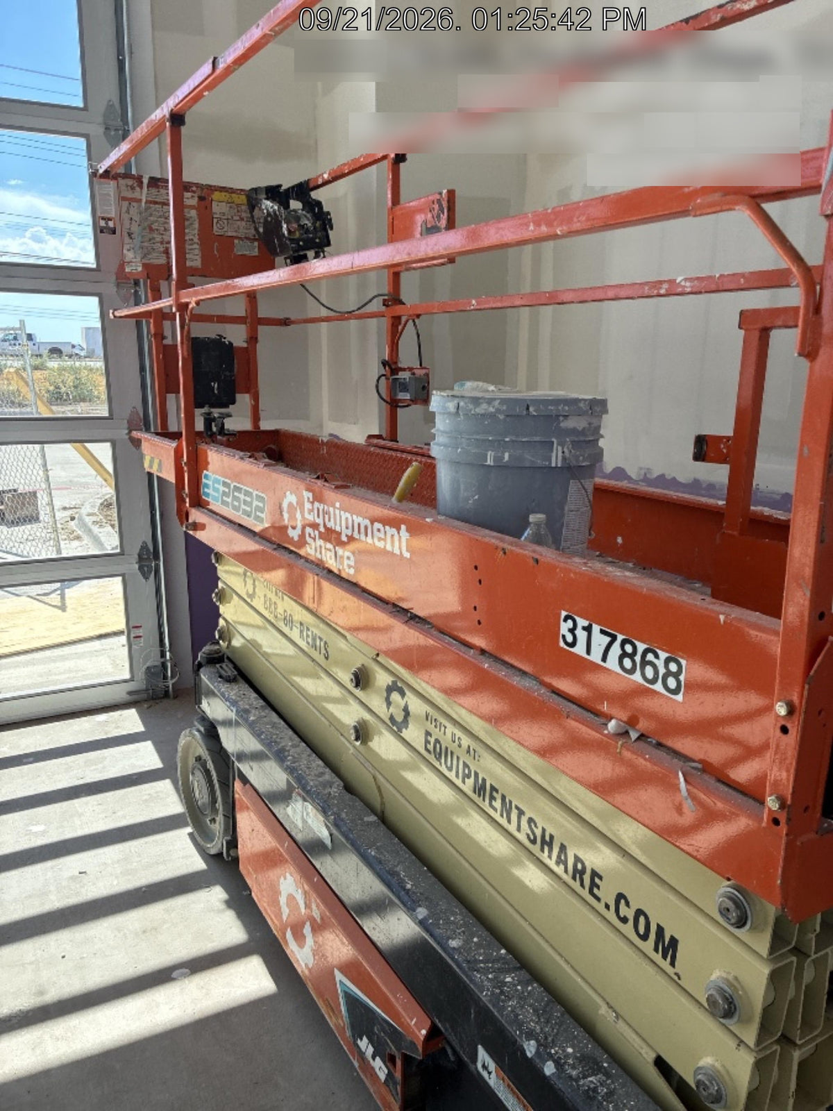 2023 JLG ES2632