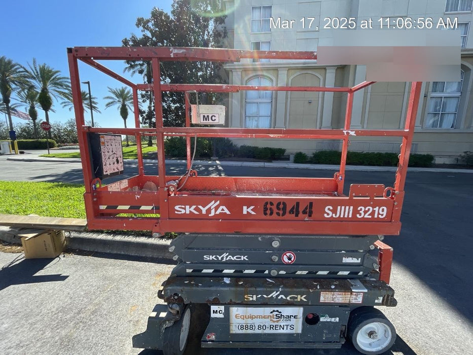 2018 SKYJACK SJIII-3219