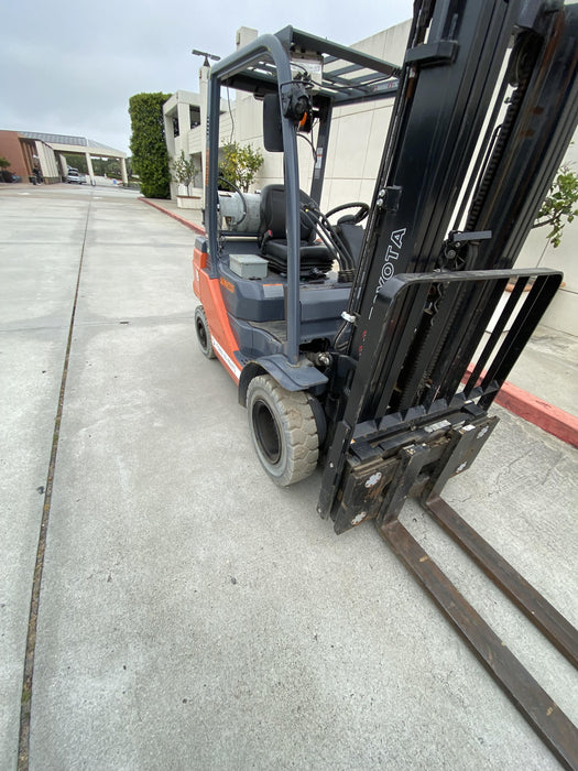 2022 TOYOTA 8FGU25 LP w/ Scale