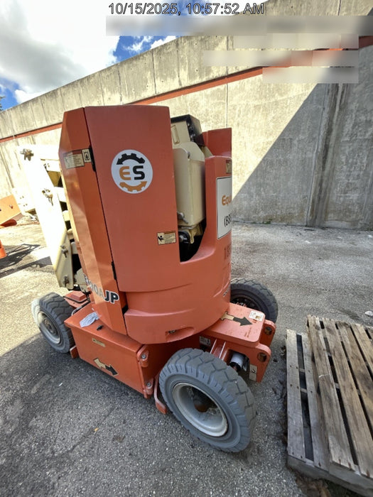 2019 JLG E300AJP