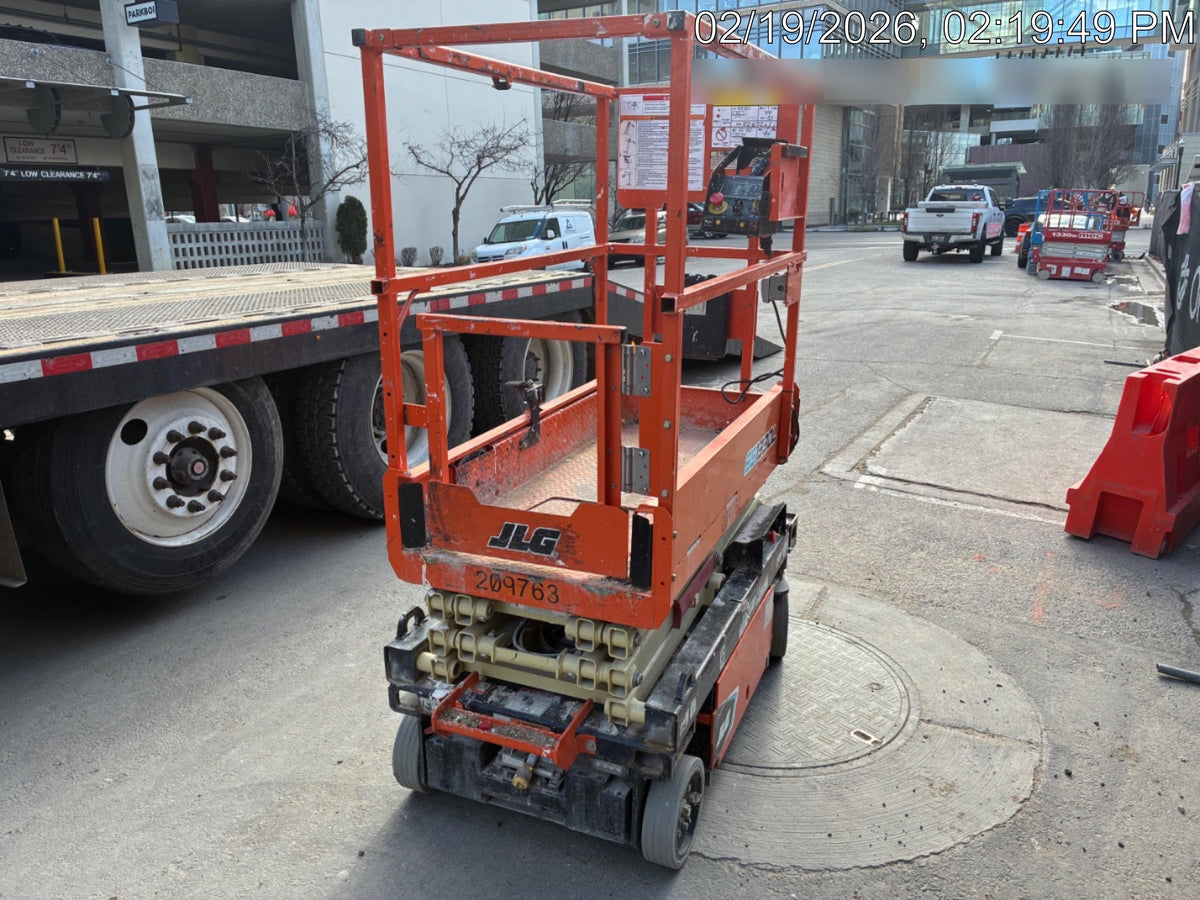 2022 JLG ES1330L
