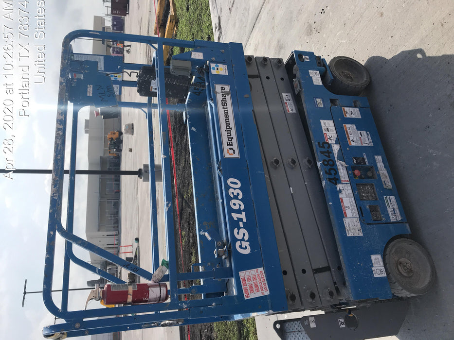 2019 Genie GS-1930 Fixed rails with chain Entry